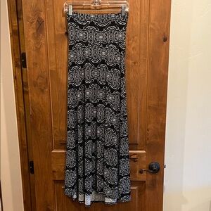 Lularoe Black and White Patterned Women's Skirt XXS